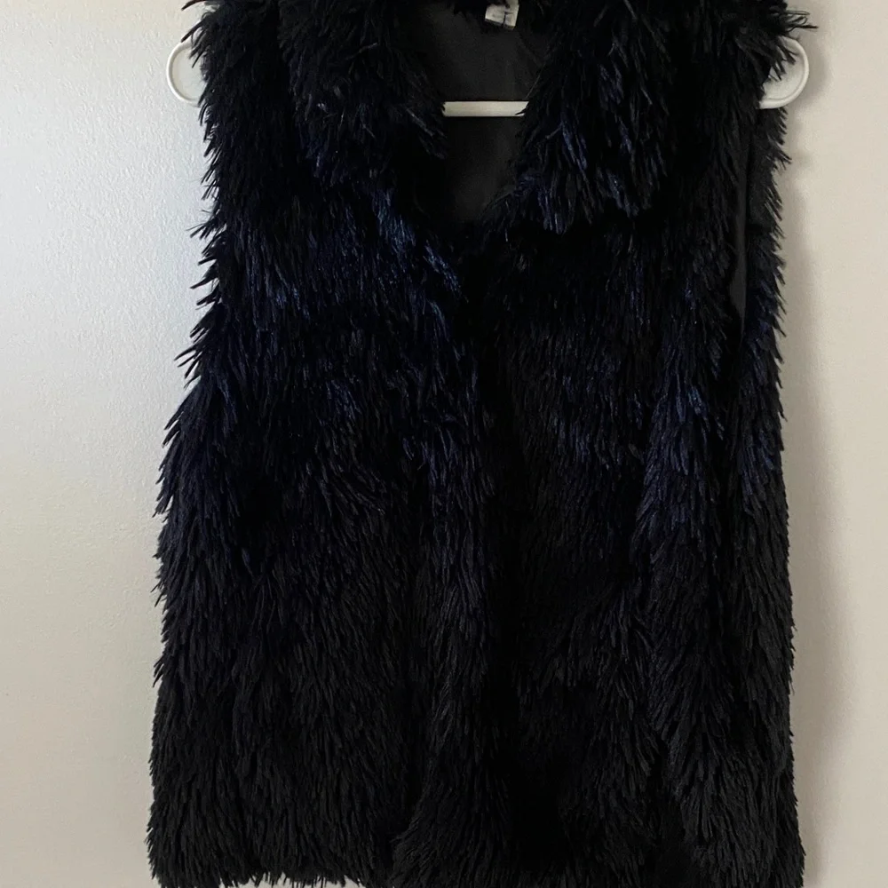 Apt. 9 Plush Black Teddy Vest - Picture 7 of 9